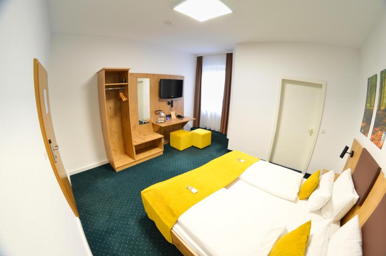 Hotel Am Markt Karlsruhe Bagian luar foto
