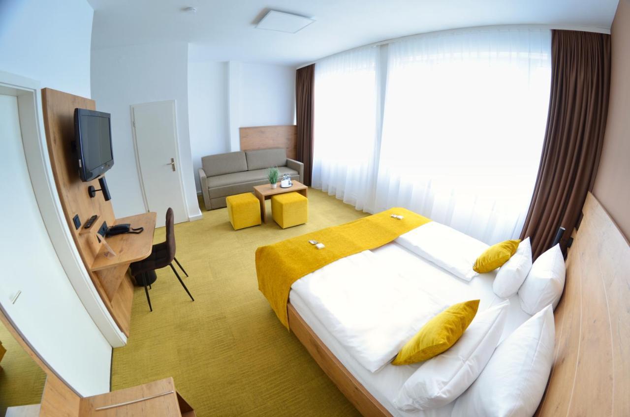 Hotel Am Markt Karlsruhe Bagian luar foto