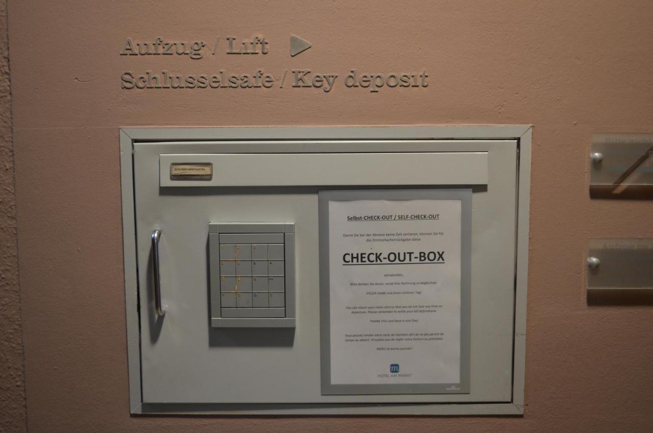 Hotel Am Markt Karlsruhe Bagian luar foto